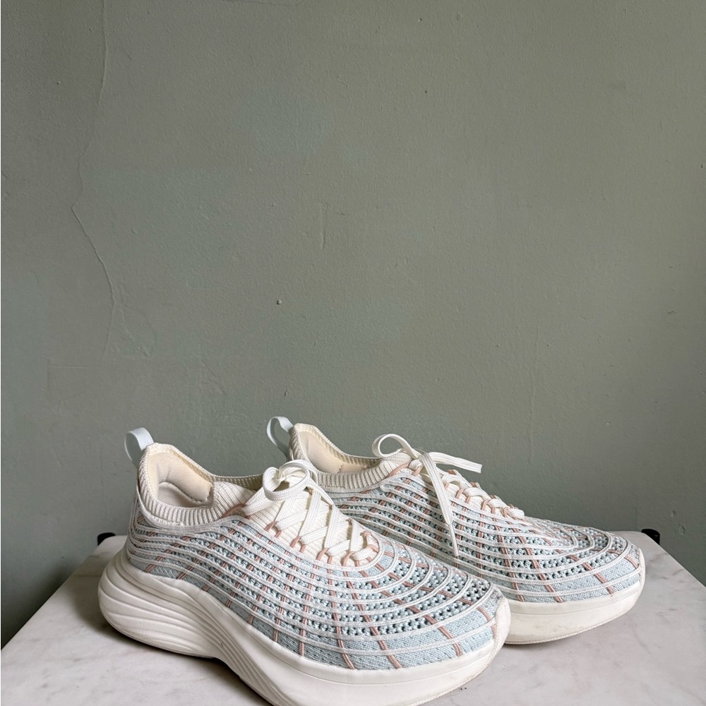 APL Women's Cream and Light Blue Athletic Shoes
